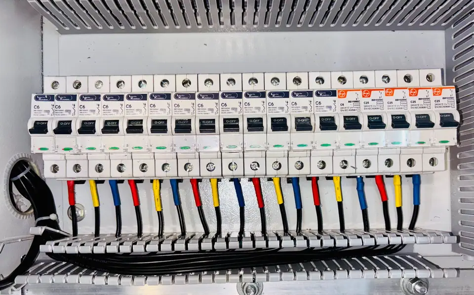 New consumer unit with neatly dressed cables